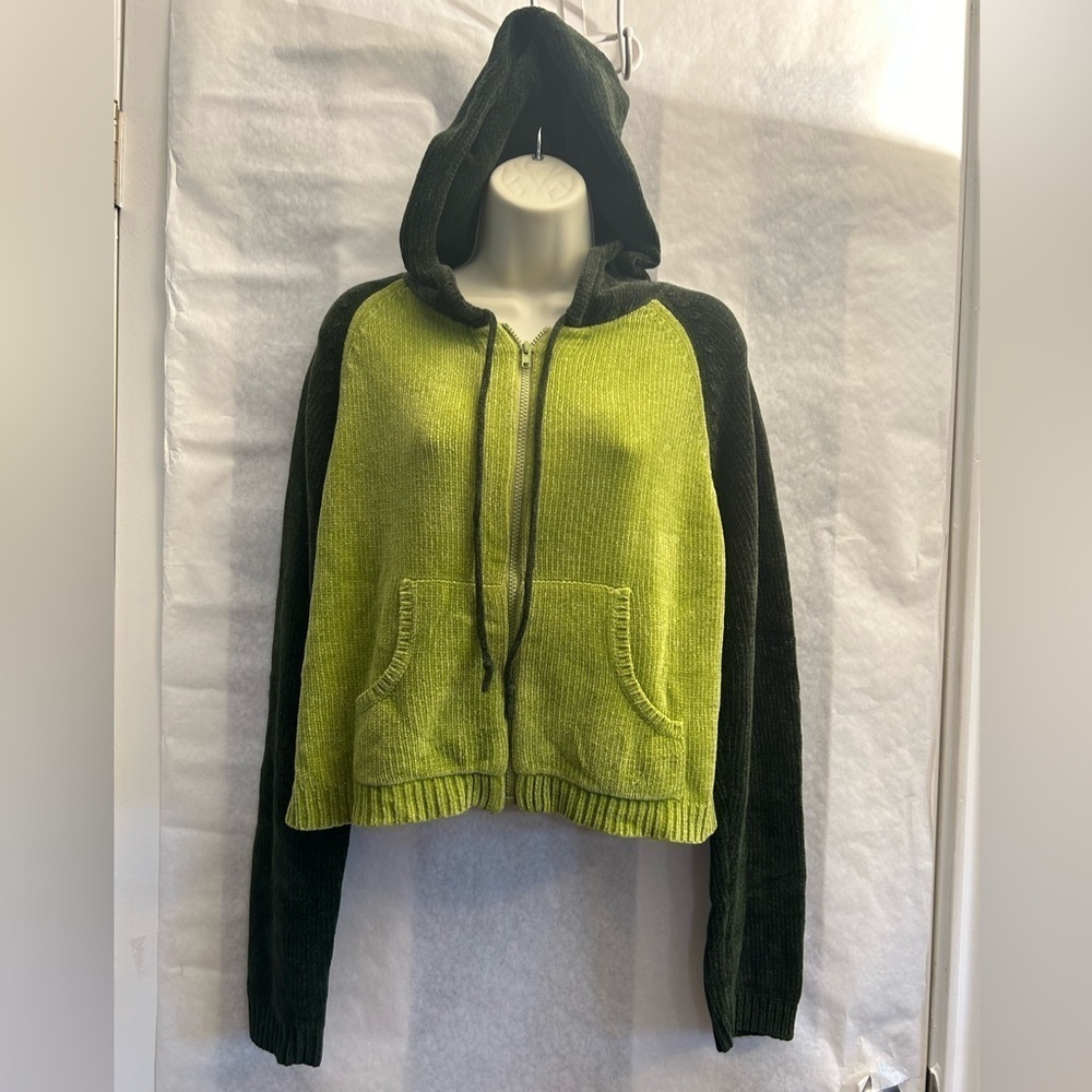 Tom Foolery girls acrylic green hoodie with front pockets Sz-L.‎  N9
